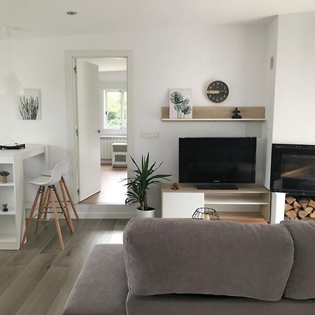 Casa Vanguardista En El Campo Cerca De Santiago Pontevedra Eksteriør bilde